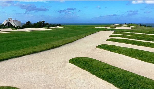 PGM Golf Resort Okinawa (Hibiscus & Bougainvillea)
