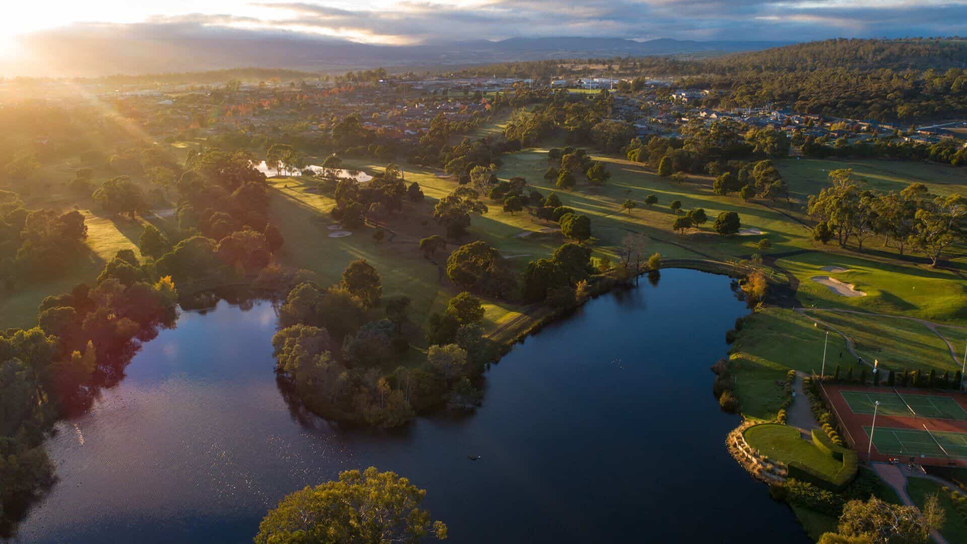 Country Club Tasmania, a course by Michael Wolveridge
