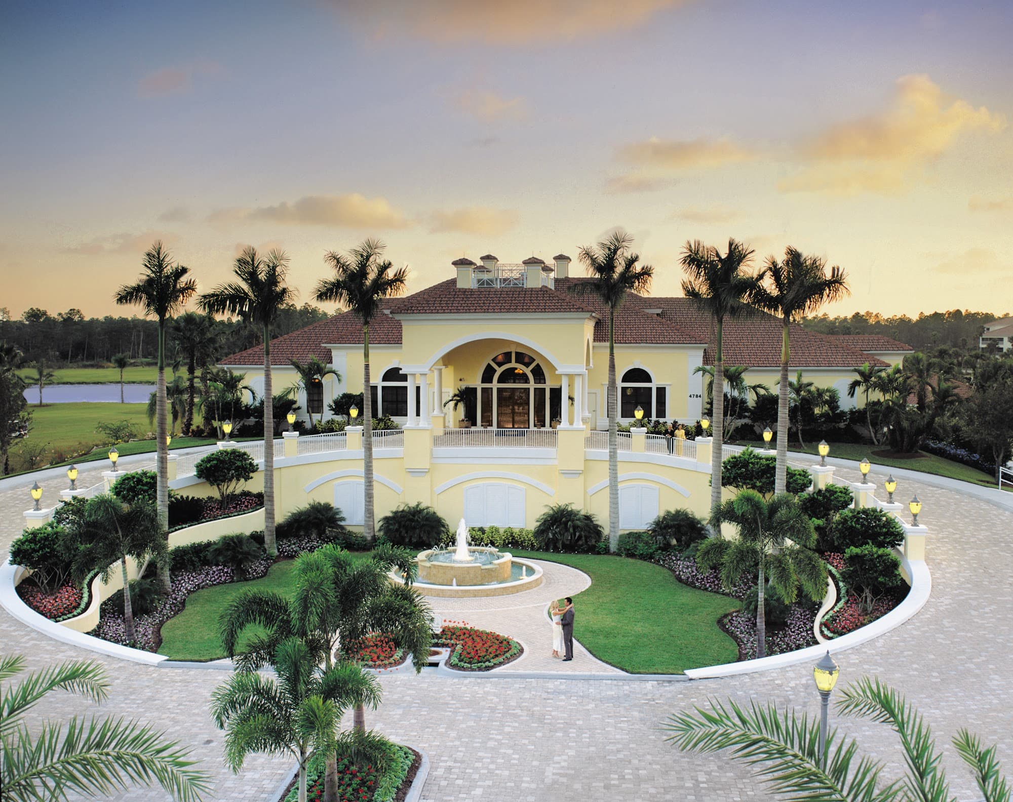 Naples Lakes Country Club